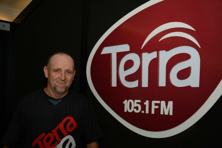Conheça a história de Vandir Scheibler, ‘o cara das bandinhas’ na Terra FM