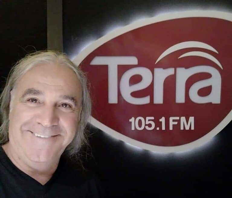 Conheça Otávio Botelho, o ‘rei’ do Flashback na Terra FM