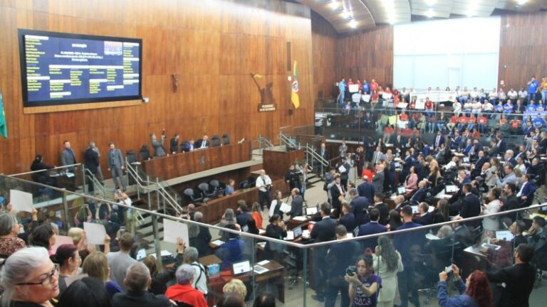 Assembleia aprova reajuste para o magistério que assegura o piso nacional para toda a categoria