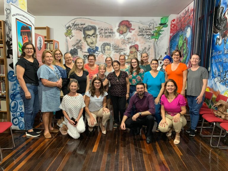 Grupo Guarda-chuva de Flor recebe presidente da Associação Brasileira de Alzheimer do Estado