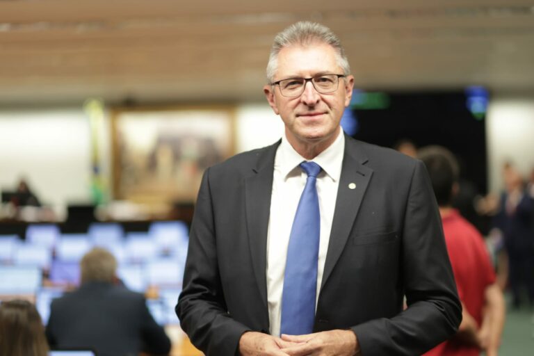 Deputado Heitor Schuch integra comitiva do presidente Lula em missão oficial na China