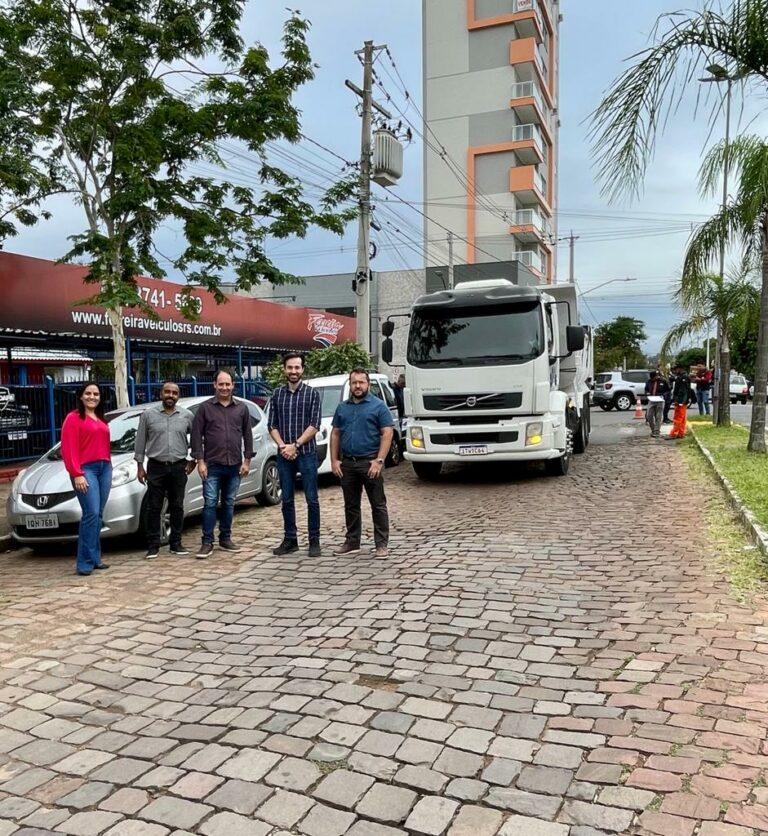Inicia a obra de pavimentação da Avenida Ruperti Filho, em Venâncio