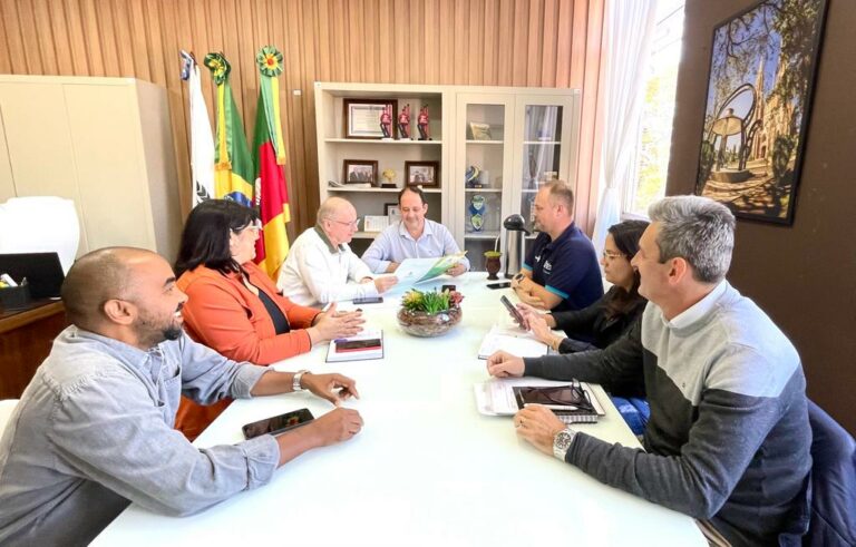 Administração de Venâncio entrega pauta de demandas ao deputado estadual Airton Artus
