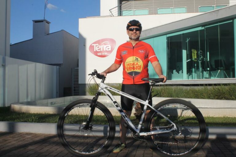 ‘Pedala, Binho’: 40 quilômetros de promoção à saúde