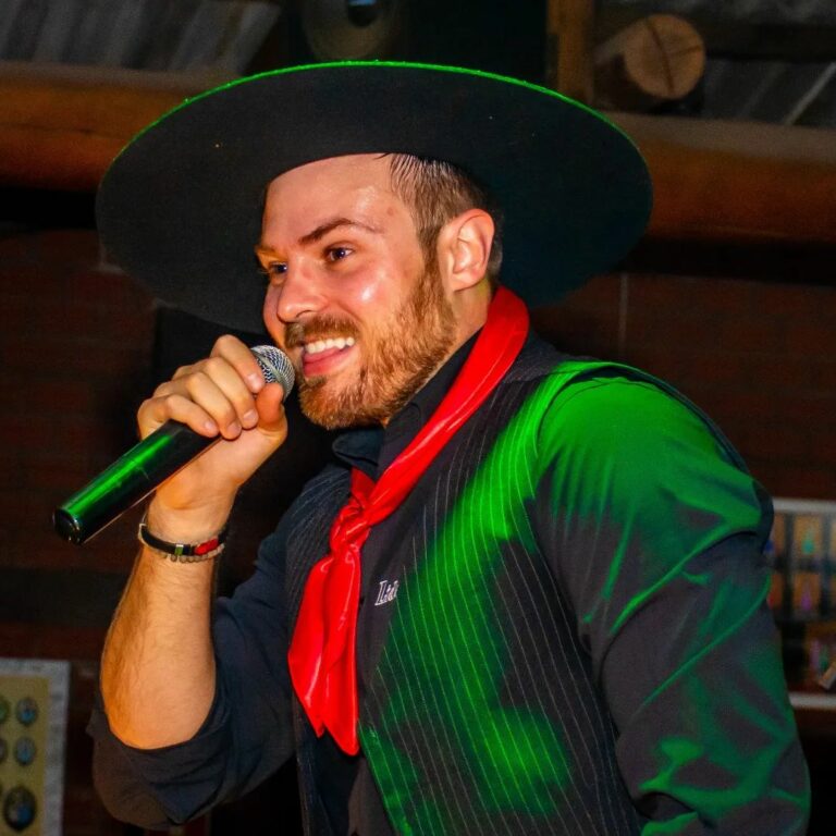 Bate-papo com o Artista: Jonathan Azevedo, vocalista do grupo Lida Bruta