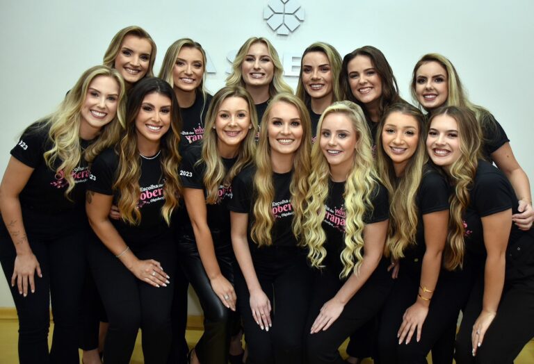 Assemp apresenta as 13 candidatas que concorrem aos títulos de rainha e princesas da 38ª Oktoberfest