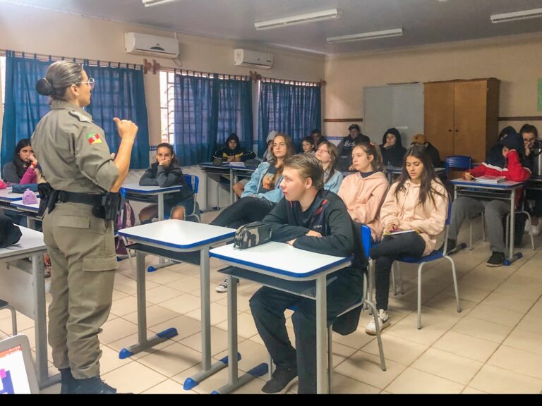 Violência contra as mulheres é debate em escola do interior de Venâncio Aires