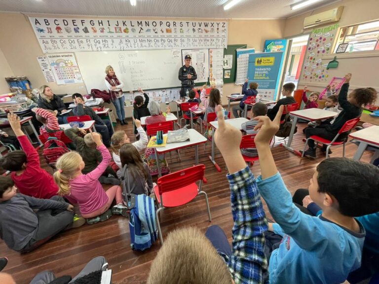 Departamento de Trânsito leva palestras às escolas de Venâncio