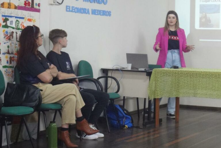JCI capacita estudantes participantes do projeto Oratória nas Escolas