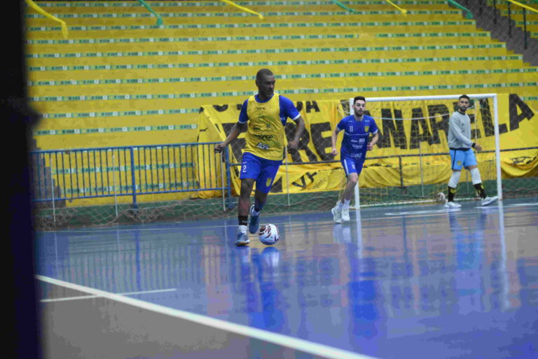 Assoeva enfrenta o Santo André pela LNF