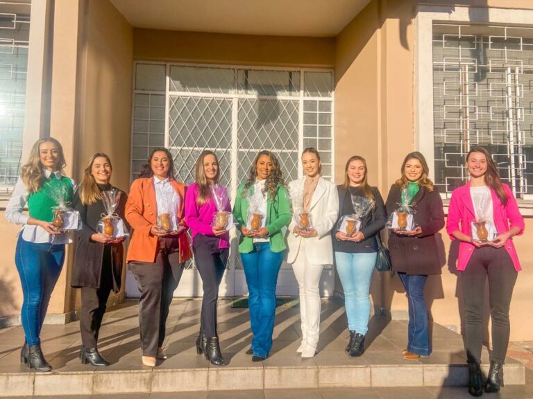 Sarau Cultural das candidatas ao trio de soberanas da Fenachim ocorre em agosto