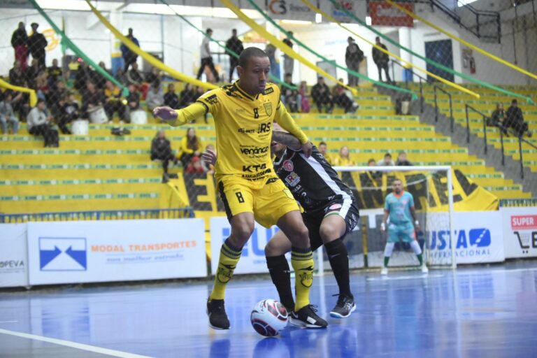 Assoeva enfrenta a AMF pelo Gauchão de Futsal
