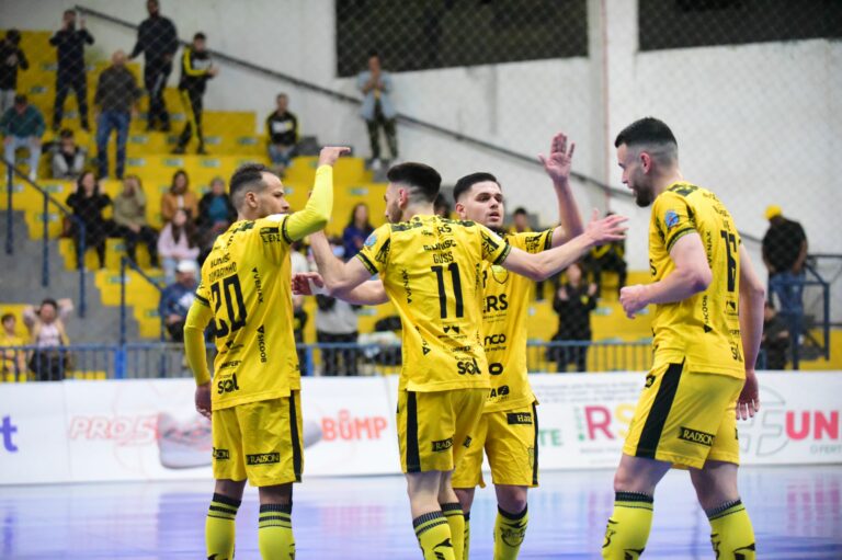 Assoeva enfrenta o Sercca pelo Gauchão de Futsal