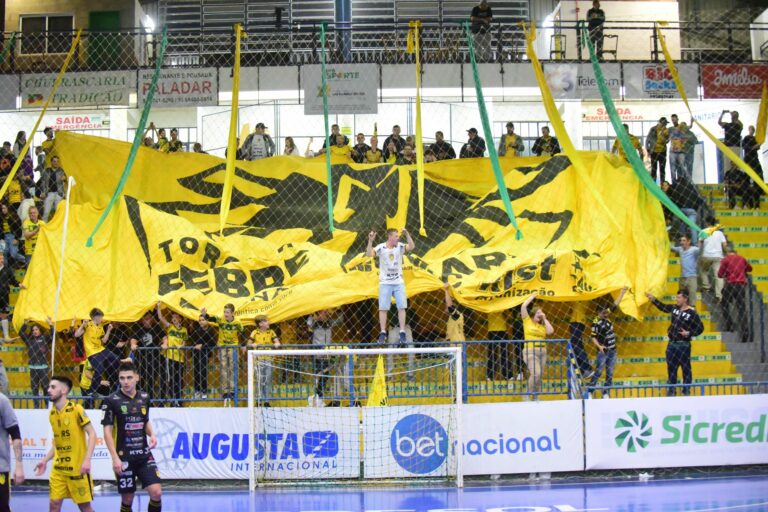 Assoeva enfrenta o Cascavel no jogo de ida das quartas de final da LNF