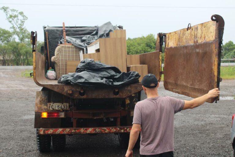Enchente do rio Taquari atinge Vila Mariante e 21 famílias já estão abrigadas no ginásio de Linha Mangueirão