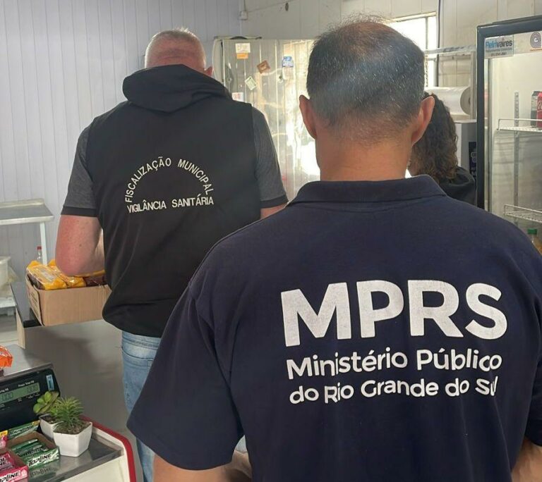 MP interdita estabelecimento e apreende duas toneladas de alimentos em Passo do Sobrado