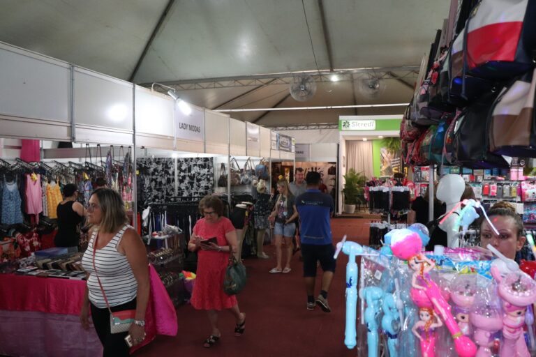 Feiras comercial e da agricultura familiar para estimular os negócios na 4ª Festa das Orquídeas