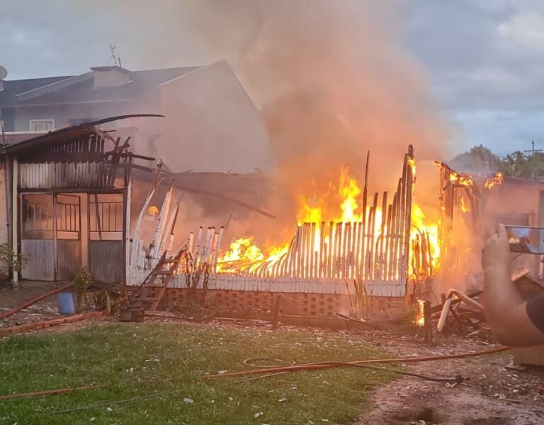Incêndio é registrado no bairro São Francisco Xavier, homem é preso em flagrante