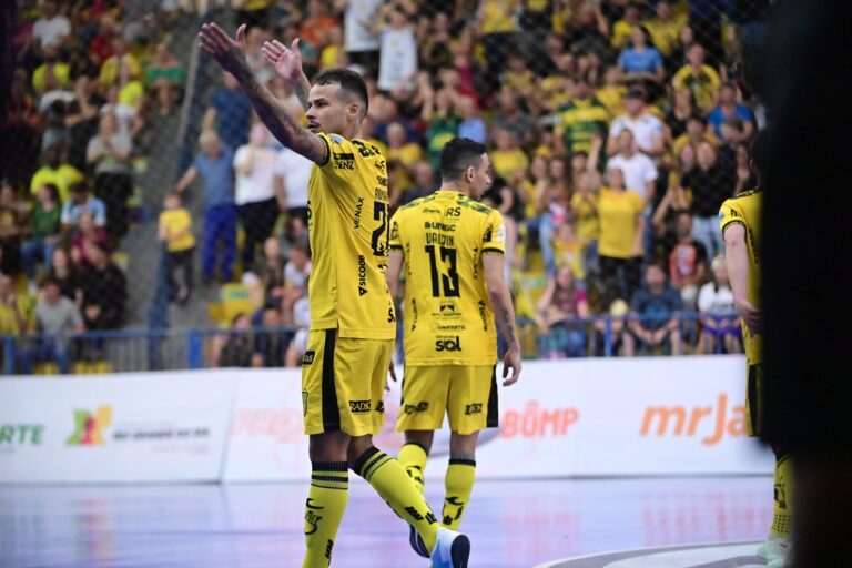 Andrey e Romarinho seguem na Assoeva em 2024