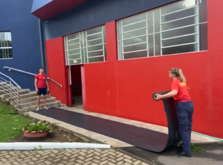 Quase 100 famílias retiraram lonas no Corpo de Bombeiros de Venâncio Aires