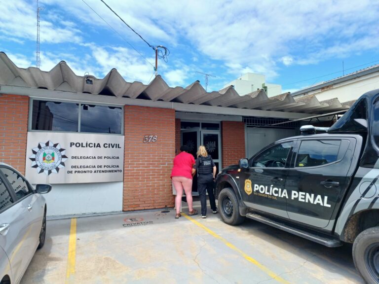 Policiais penais da Peva apreendem porção de cocaína durante visita