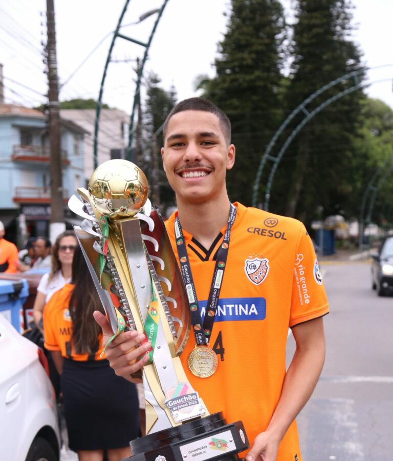 Assoeva anuncia a contratação do fixo Lucas