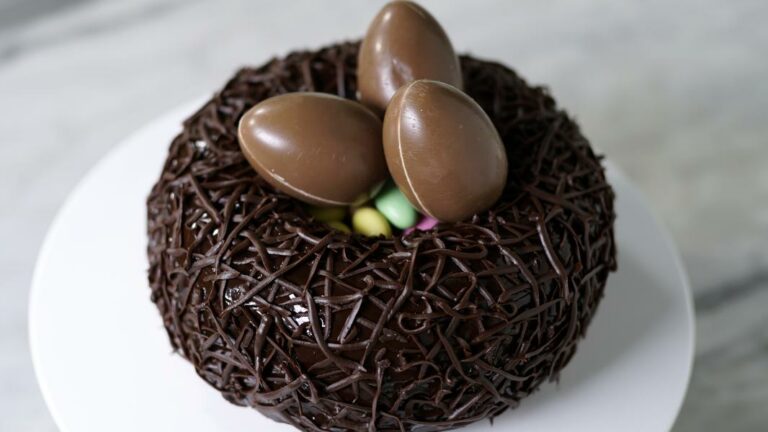 TERRA CULINÁRIA: Bolo Ninho de Chocolate