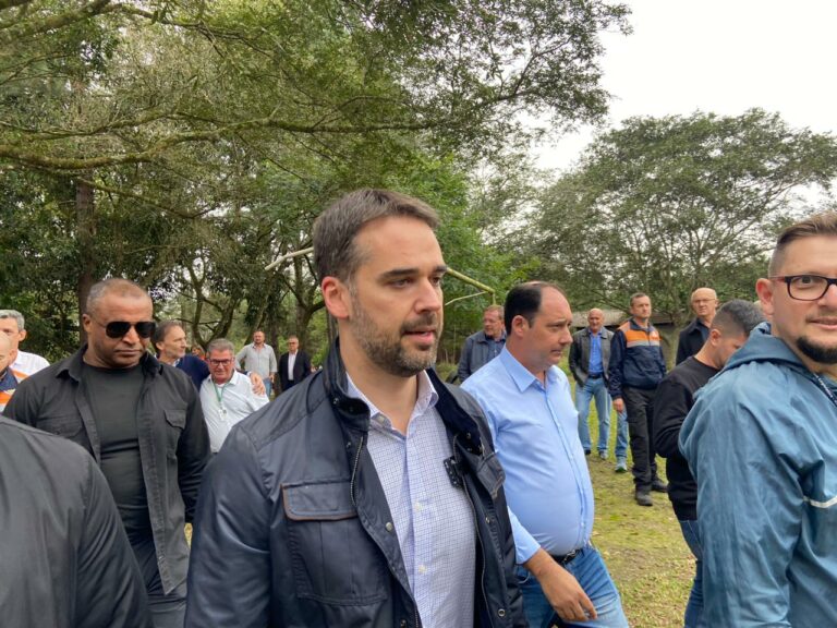 Em visita a Venâncio, Leite confirma construção de 72 casas na área do antigo IPM