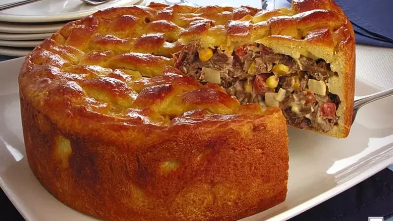 TERRA CULINÁRIA: Empadão de carne desfiada