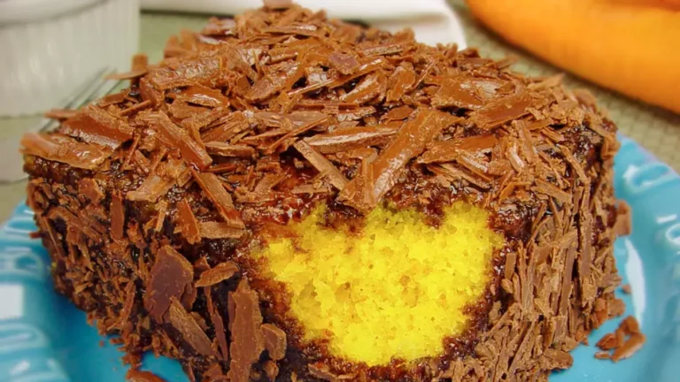TERRA CULINÁRIA: Bolo de cenoura com raspas de chocolate